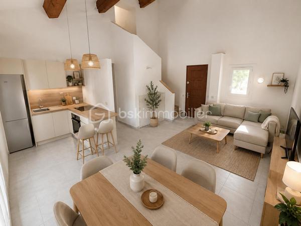 🏡 DUPLEX T3 DE 50 m² – BALCON – 2 PARKINGS PRIVATIFS – DOUBLE DESTINATION – LA SEYNE-SUR-MER – 189 000 €

EXCLUSIVITÉ BSK IMMOBILIER

Et si ce bien vous permettait de vivre aujourd'hui... tout en conservant une liberté d'évolution pour demain ?

À La Seyne-sur-Mer, dans le secteur recherché Jean-Baptiste Ivaldi, découvrez ce duplex de plus de 50 m², offrant des volumes atypiques, une belle luminosité, un balcon et deux places de stationnement privatives sécurisées par barrière automatique.

Grâce à une projection d'aménagement réalisée en home staging virtuel, ce bien dévoile tout le potentiel d'un élégant appartement en duplex. Il permet de se projeter immédiatement dans un cadre de vie chaleureux, lumineux et fonctionnel. Les futurs propriétaires n'auront plus qu'à réaliser les aménagements intérieurs (cuisine, salle d'eau et mobilier) pour donner vie à leur projet et créer un lieu qui leur ressemble.

________________________________________
📍 LOCALISATION

À proximité immédiate des commerces, des écoles, des transports et des principaux axes routiers, vous profitez d'un emplacement pratique au quotidien tout en bénéficiant d'un environnement calme.
________________________________________
🏡 LE BIEN

Réparti sur deux niveaux, ce duplex développe environ 50,20 m².

Au niveau principal :

• Une entrée.

• Une agréable pièce de vie baignée de lumière avec salon et salle à manger actuellement avec climatisation réversible.

• Une cuisine ouverte parfaitement intégrée à l'espace de vie.

• Une chambre actuellement avec climatisation réversible.

• Une salle d'eau.

• Un WC indépendant.

• Un balcon d'environ 5,75 m², idéal pour profiter des beaux jours.


À l'étage :

• Une seconde chambre.

• Un espace bureau ou dressing permettant le télétravail ou du rangement supplémentaire.

Cette distribution offre une séparation naturelle entre les espaces de vie et l'espace nuit.

________________________________________
✨ LES ATOUTS

✔ Duplex lumineux.

✔ Belle hauteur sous plafond.

✔ Balcon.

✔ Deux places de stationnement privatives sécurisées par barrière automatique.

✔ 2 Climatisations récentes (2022 et 2025) déjà présente.

✔ Double vitrage.

✔ Petite copropriété de seulement 5 lots.

________________________________________
⭐ UN BIEN QUI S'ADAPTE À VOS PROJETS

Au-delà de ses qualités d'habitation, ce bien bénéficie d'un véritable avantage : il dispose également d'une double destination, autorisant aussi bien un usage résidentiel qu'une activité professionnelle.

Une caractéristique rare qui offre une grande liberté d'utilisation et constitue un véritable atout patrimonial.

________________________________________
⚖️ INFORMATIONS COMPLÉMENTAIRES

Taxe foncière : 1 163 € / an

Charges de copropriété : 112 € / mois (eau comprise)

DPE : D (215)

GES : B (8)

Tout-à-l'égout.

________________________________________
💰 PRIX

189 000 € Honoraires d'agence inclus.

________________________________________
📞 CONTACT

Kévin LEXA

📱 06 50 74 25 70

Disponible 7J/7

(Réf. 340 094)

📸 Les visuels d'aménagement présentés dans cette annonce sont des projections réalisées en home staging virtuel. Ils permettent d'illustrer le potentiel du bien en habitation et sont proposés à titre indicatif.

Parcourez également les photos où vous trouverez les plans 2D afin de découvrir tout le potentiel de ce duplex.