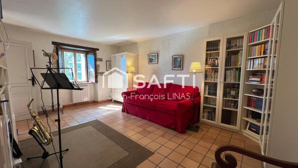 Grande propriété de 357m² constituée de 2 logements à 12 mn de VANNES