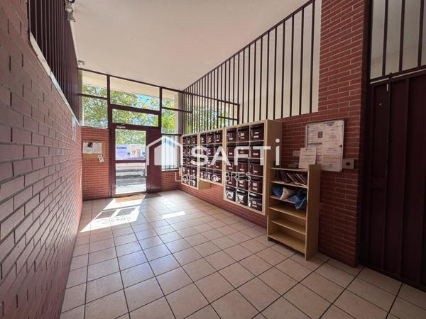 T3 à rénover avec balcon et vue sur le canal