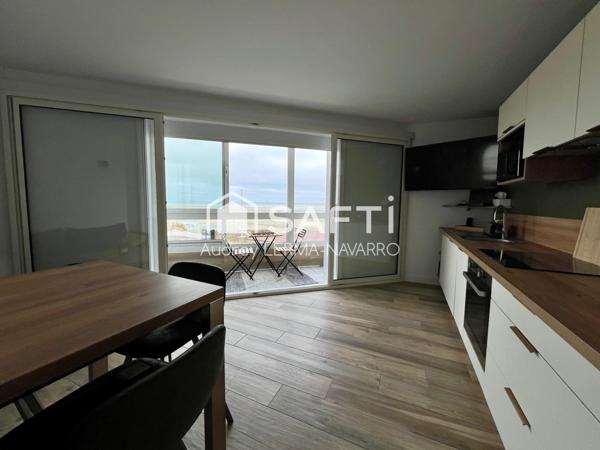 Superbe appartement vue mer  vendu complètement meublé et équipé.