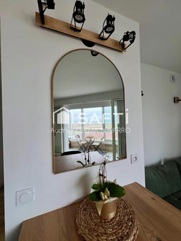 Superbe appartement vue mer  vendu complètement meublé et équipé.