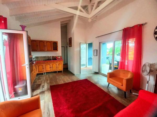 Ensemble immobilier, 2 villas avec piscine à vendre 6 pièces SAINTE ANNE GISSAC (971)