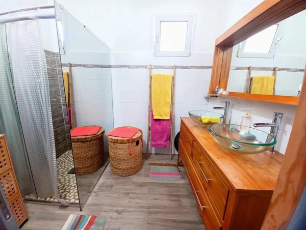 Ensemble immobilier, 2 villas avec piscine à vendre 6 pièces SAINTE ANNE GISSAC (971)