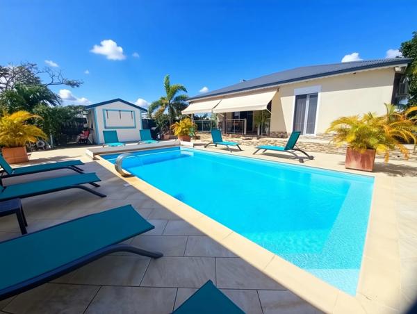Ensemble immobilier, 2 villas avec piscine à vendre 6 pièces SAINTE ANNE GISSAC (971)
