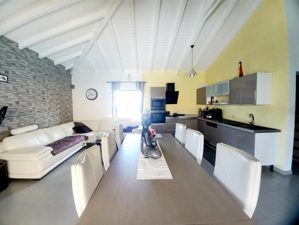 Ensemble immobilier, 2 villas avec piscine à vendre 6 pièces SAINTE ANNE GISSAC (971)