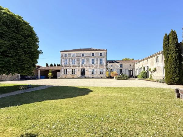 Entre Toscane et Charente – un domaine de caractère et d’exception aux horizons infinis