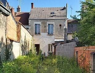 GRANDE MAISON LUMINEUSE PROCHE TOUS COMMERCES ET COMMODITÉS