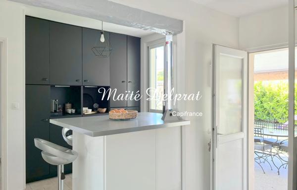 Maison en plein centre de Vedène (84) à vendre : piscine, terrasse et dépendance