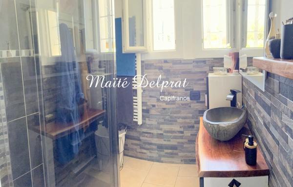 Maison en plein centre de Vedène (84) à vendre : piscine, terrasse et dépendance