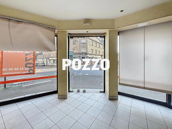 A Vendre - Immeuble 185 m² - Saint Hilaire Du Harcouet - Local commercial - Appartement - cour SAINT HILAIRE DU HARCOUET