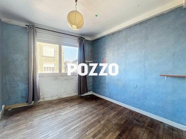 A Vendre - Immeuble 185 m² - Saint Hilaire Du Harcouet - Local commercial - Appartement - cour SAINT HILAIRE DU HARCOUET