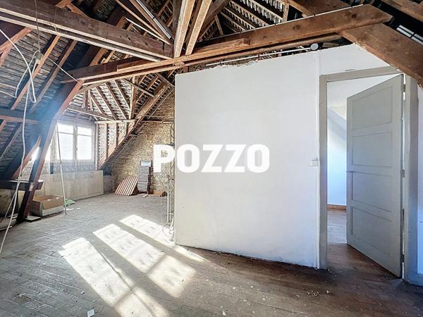 A Vendre - Immeuble 185 m² - Saint Hilaire Du Harcouet - Local commercial - Appartement - cour SAINT HILAIRE DU HARCOUET