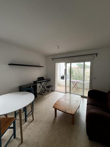 T2 avec terrasse et place de parking quartier les Minimes
