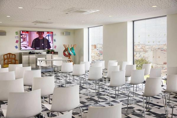 INVESTISSEMENT LOCATIF – BORDEAUX - Résidence Mama Shelter Bordeaux Centre- 5.26% de rentabilité.