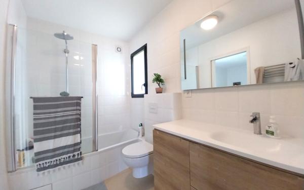 Maison à vendre    5 pièces • 132 m2 Cessy