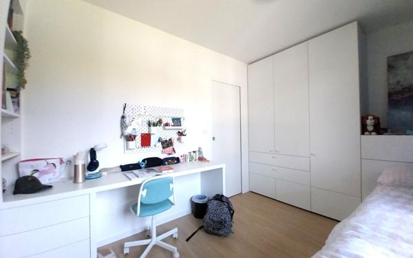 Maison à vendre    5 pièces • 132 m2 Cessy