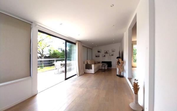 Maison à vendre    5 pièces • 132 m2 Cessy