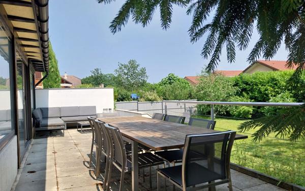 Maison à vendre    5 pièces • 132 m2 Cessy