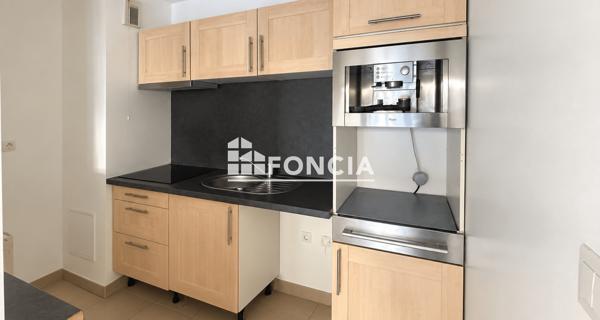 Location Appartement 3 pièces 69.1 m² - Lyon 69008