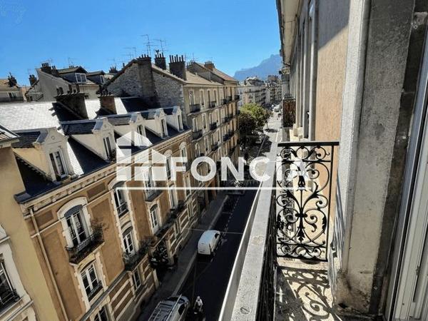 Location Appartement 3 pièces 64.8 m² - 14 RUE LAKANAL Grenoble 38000