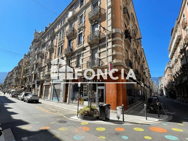 Location Appartement 3 pièces 64.8 m² - 14 RUE LAKANAL Grenoble 38000