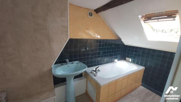 FOURMIES CENTRE VILLE MAISON 3 CHAMBRES BON ETAT AVEC JARDINET
Maison de 91 m2 habitable compr...