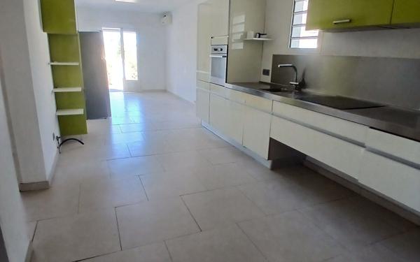 Maison à vendre    10 pièces • 270 m2 Saint-Paul