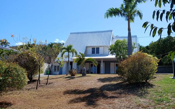 Maison à vendre    10 pièces • 270 m2 Saint-Paul