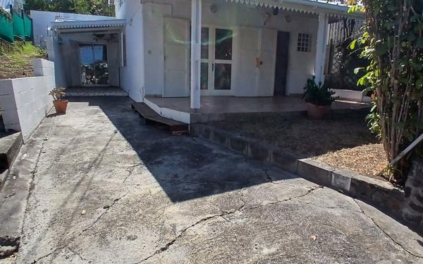 Maison à vendre    10 pièces • 270 m2 Saint-Paul