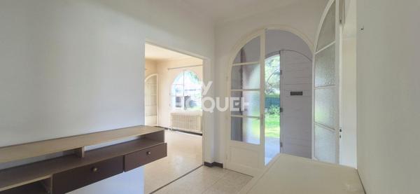 A Bouc Bel Air, centre ville, Maison de plain pied de 4 pièces, 100 m2 habitables sur une parcelle de de 934 m2