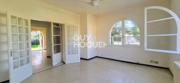 A Bouc Bel Air, centre ville, Maison de plain pied de 4 pièces, 100 m2 habitables sur une parcelle de de 934 m2