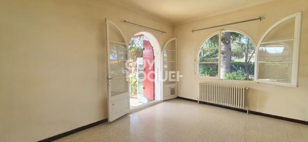 A Bouc Bel Air, centre ville, Maison de plain pied de 4 pièces, 100 m2 habitables sur une parcelle de de 934 m2