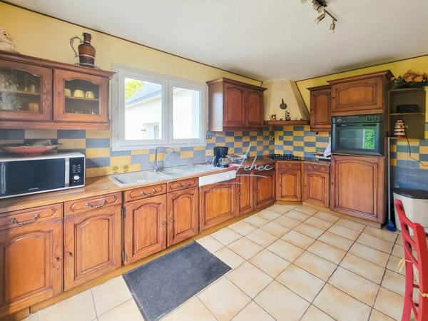 Trégunc – Maison 146 m² avec T2 indépendant, sous-sol complet et 5 580 m² de terrain au calme