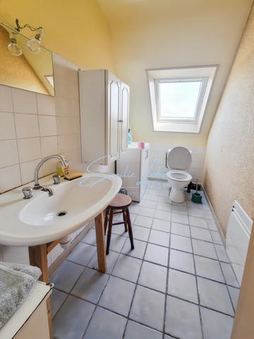 Trégunc – Maison 146 m² avec T2 indépendant, sous-sol complet et 5 580 m² de terrain au calme