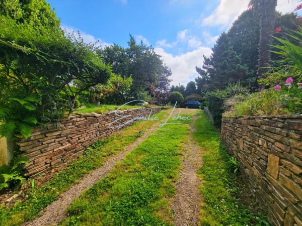 Trégunc – Maison 146 m² avec T2 indépendant, sous-sol complet et 5 580 m² de terrain au calme