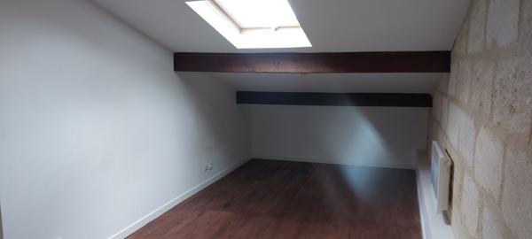 Vaste appartement mansardé et climatisé - quartier Nansouty