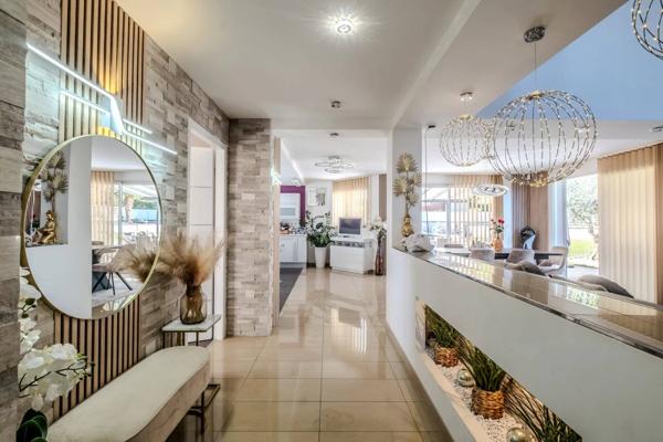 À vendre - Superbe maison familiale avec piscine à Neuvecelle