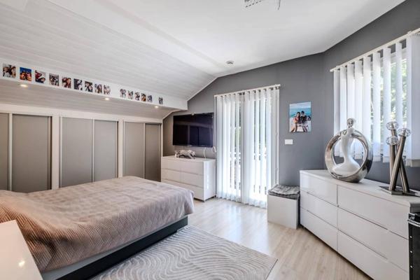 À vendre - Superbe maison familiale avec piscine à Neuvecelle