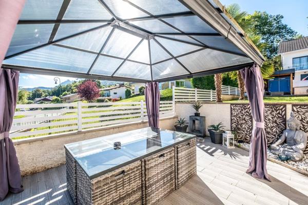 À vendre - Superbe maison familiale avec piscine à Neuvecelle