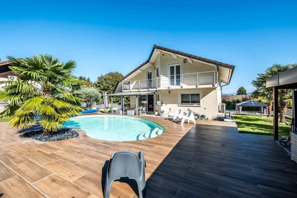 À vendre - Superbe maison familiale avec piscine à Neuvecelle