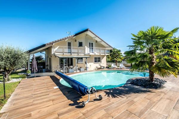 À vendre - Superbe maison familiale avec piscine à Neuvecelle