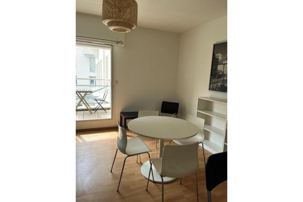 A LOUER : T2 à LILLE • • 1 045 € CC • Réf. 001-00492-001