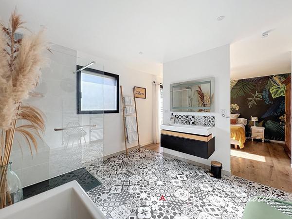 Maison à Avranches, 50300 - 11 pièces 283m²