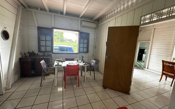 Maison à vendre    4 pièces •  Le Moule