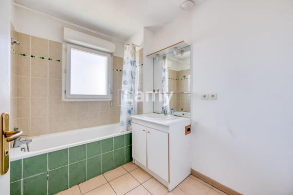 Parking + appartement + parking