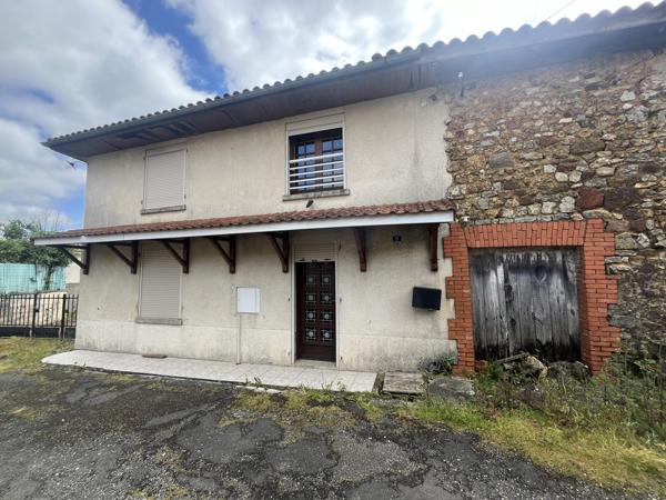 ENSEMBLE IMMOBILIER COMPOSE DE DEUX MAISONS - 2 GARAGES ET GRANGE
