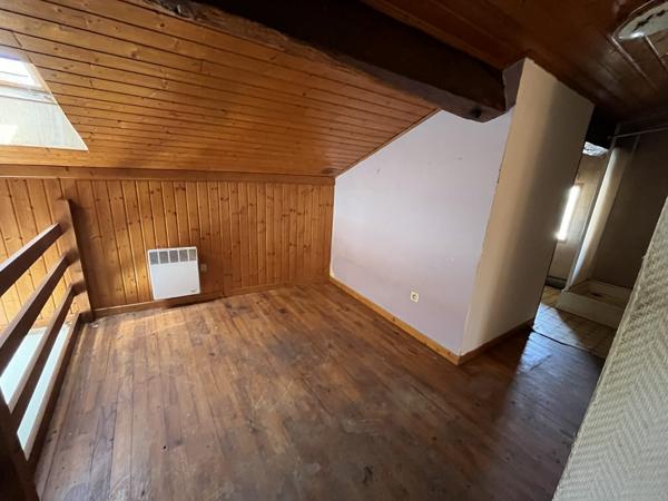ENSEMBLE IMMOBILIER COMPOSE DE DEUX MAISONS - 2 GARAGES ET GRANGE