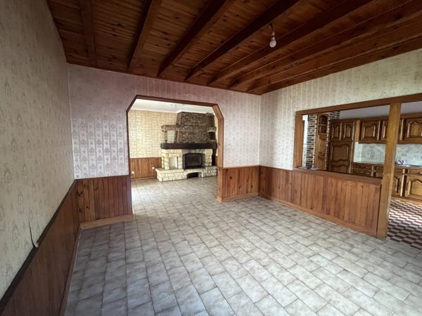 ENSEMBLE IMMOBILIER COMPOSE DE DEUX MAISONS - 2 GARAGES ET GRANGE