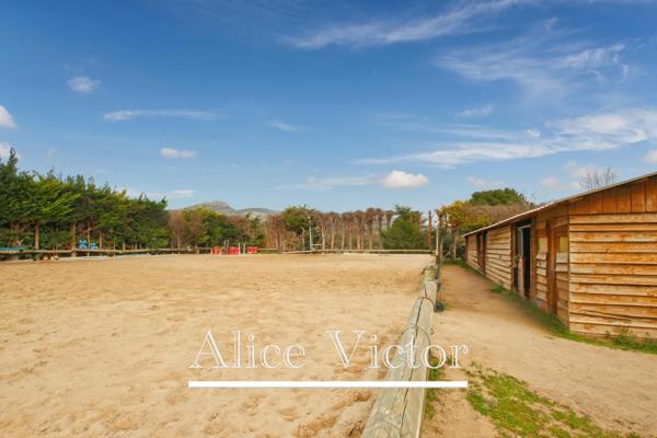 Maison à vendre 10 pièces AUBAGNE (13)