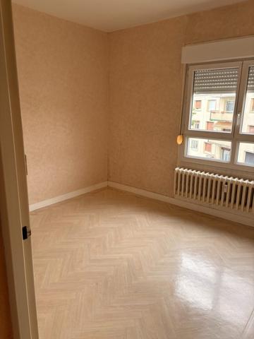 CHALON - APPARTEMENT 60m2  AVEC GARAGE - PROCHE DE TOUTES COMMODITÉS
